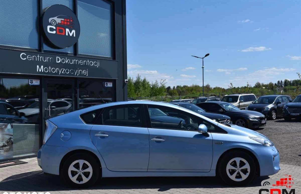 Toyota Prius cena 55900 przebieg: 219501, rok produkcji 2013 z Góra małe 436